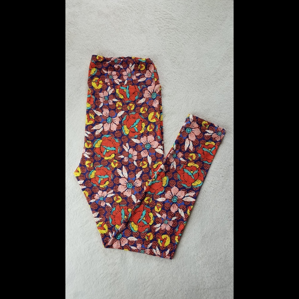 LulaRoe Leggings size Tall & Curvy